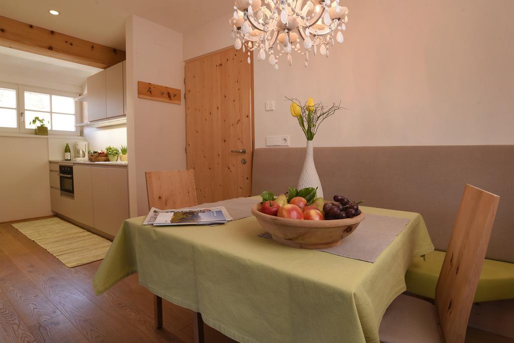 Biobauernhof Rosengartner Apartment Terlano Exterior foto