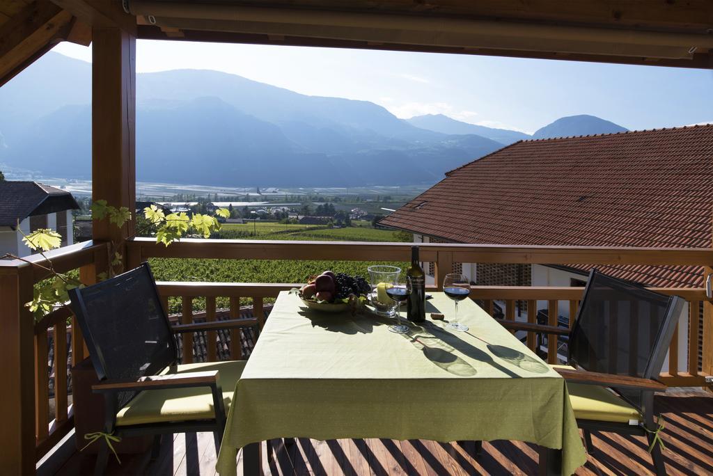 Biobauernhof Rosengartner Apartment Terlano Exterior foto